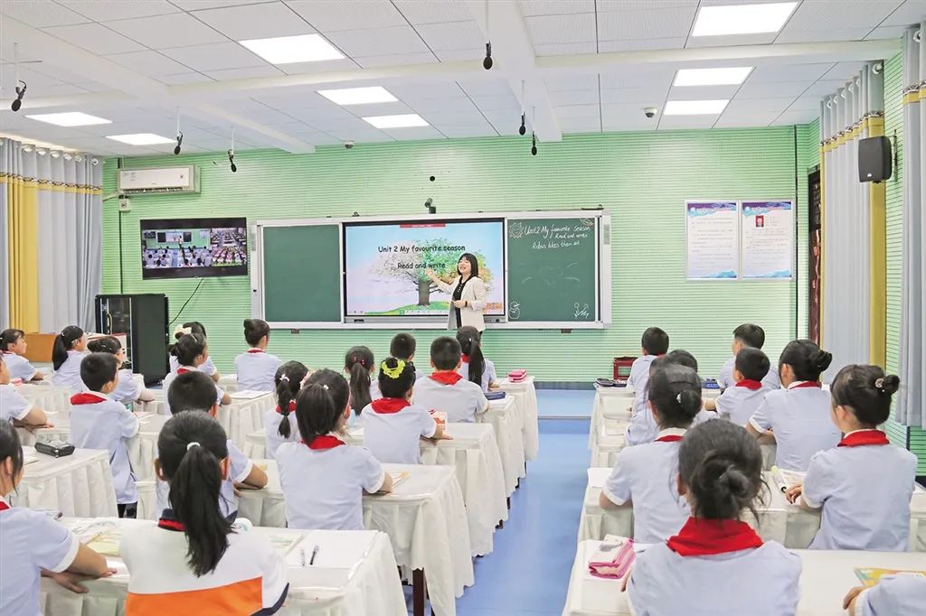城關(guān)二小與中池小學(xué)、曾溪小學(xué)開(kāi)展互動(dòng)課堂.jpg