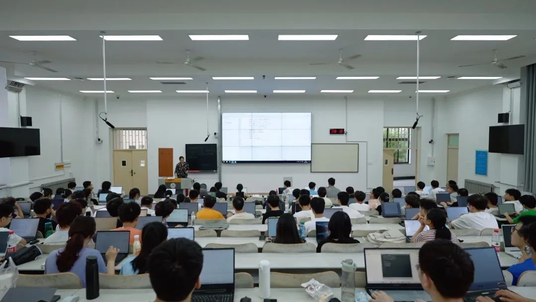 智慧教室解鎖課堂新模式，山東大學(xué)引領(lǐng)教育數(shù)字化潮流